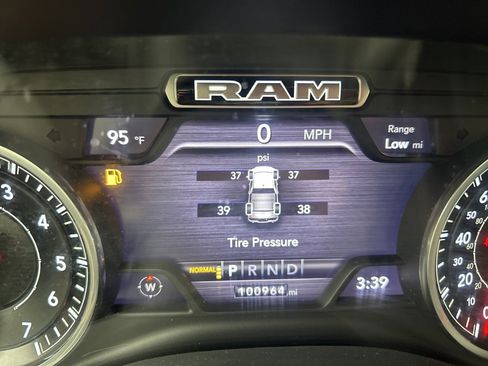 Used 2021 RAM 1500 Laramie image 10