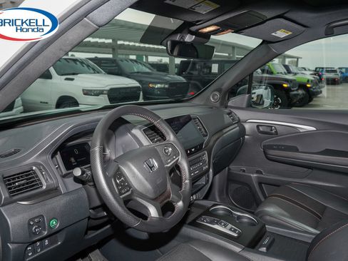 Used 2023 Honda Passport TrailSport image 17