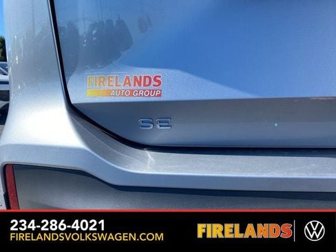 New 2025 Volkswagen Tiguan SE image 16