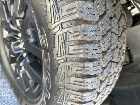 Used 2026 Nissan Frontier SV w/ All-Weather Content Package image 14