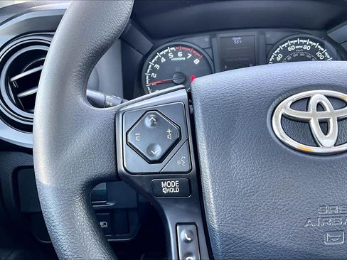 Used 2018 Toyota Tacoma SR image 21