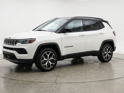 Used 2025 Jeep Compass Limited AWD/4WD image 3