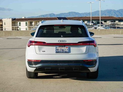 Used 2024 Audi Q8 e-tron Premium Plus w/ Premium Plus Package image 3