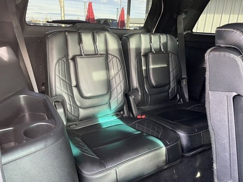 Used 2017 Ford Explorer Platinum image 31