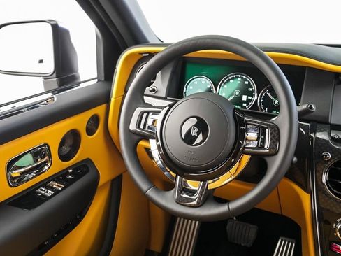 Certified 2024 Rolls-Royce Cullinan Black Badge w/ Driver's Package image 47