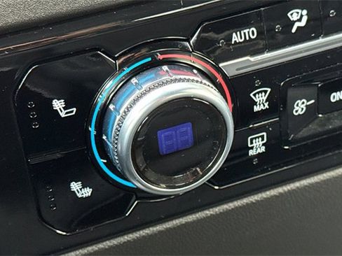 Used 2023 GMC Sierra 1500 Elevation image 29