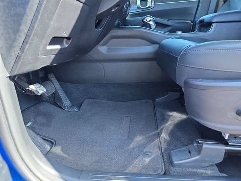 Used 2022 Kia Sorento S w/ Panoramic Sunroof Package FWD image 9