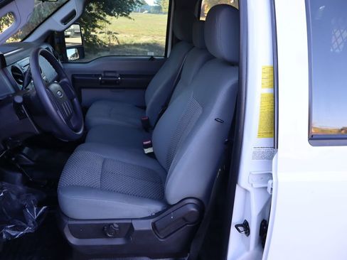 Used 2012 Ford F550 XL w/ Payload Upgrade Pkg image 25