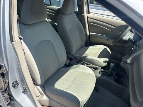 Used 2012 Nissan Versa SV FWD image 8