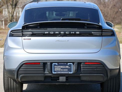 Certified 2025 Porsche Macan 4 Electric image 19