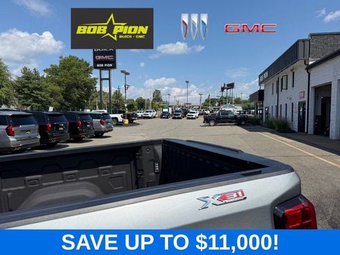 Used 2026 GMC Sierra 1500 SLT w/ SLT Premium Plus Package AWD/4WD image 6