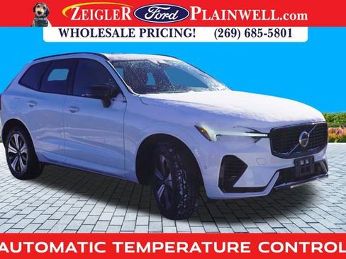 Used 2023 Volvo XC60 T8 Plus w/ Protection Package Premier image 4