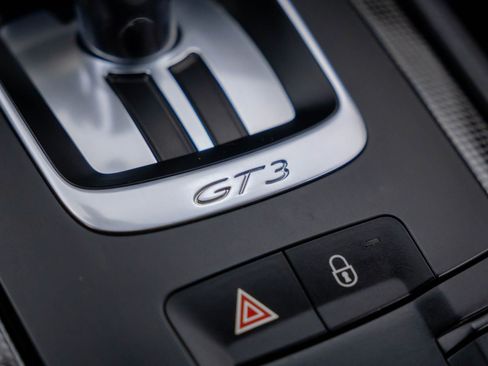 Used 2014 Porsche 911 GT3 w/ Carbon Interior Package RWD image 22