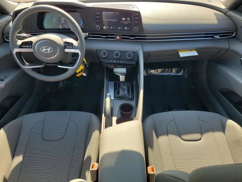 New 2026 Hyundai Elantra SE image 23