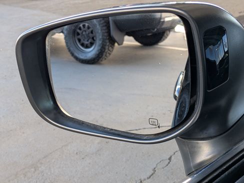 Used 2021 Subaru Impreza 2.0i Limited image 28