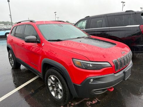Used 2019 Jeep Cherokee Trailhawk AWD/4WD image 2
