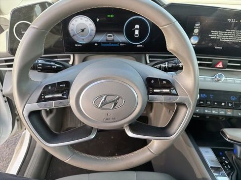 Used 2023 Hyundai Elantra SEL w/ Convenience Package image 5