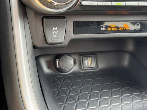 Used 2025 Toyota RAV4 LE image 20