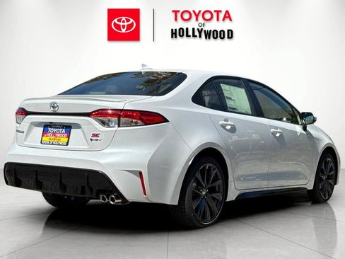 New 2026 Toyota Corolla SE FWD image 4