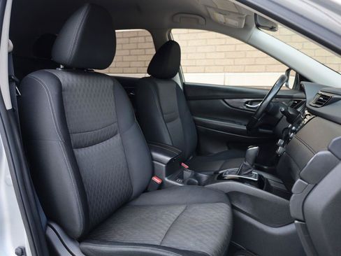 Used 2018 Nissan Rogue SV AWD/4WD image 27