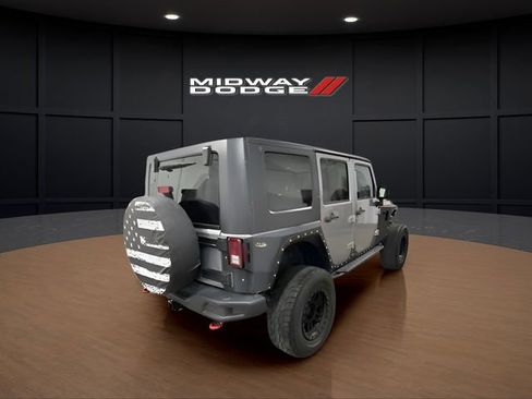 Used 2017 Jeep Wrangler Unlimited Rubicon image 3