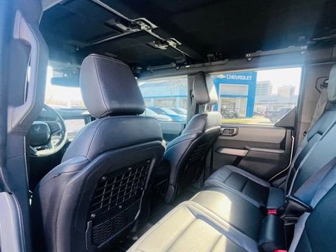 Used 2022 Ford Bronco Black Diamond image 9