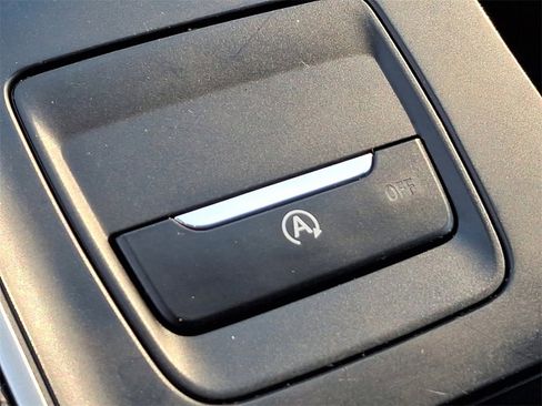 Certified 2022 Ford Edge SE w/ Black Appearance Package image 24