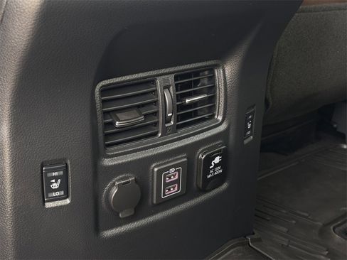 Used 2024 Nissan Titan Platinum Reserve w/ Moonroof Package image 31