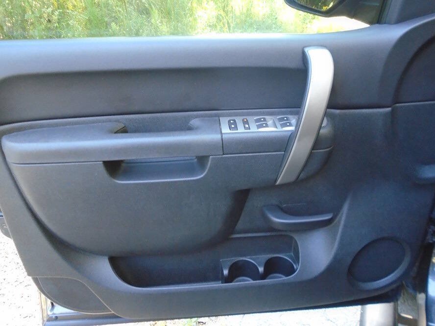 Used 2011 Chevrolet Silverado 1500 LT w/ All-Star Edition RWD image 16