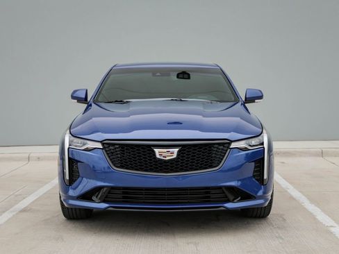 Used 2023 Cadillac CT4 Luxury RWD image 3