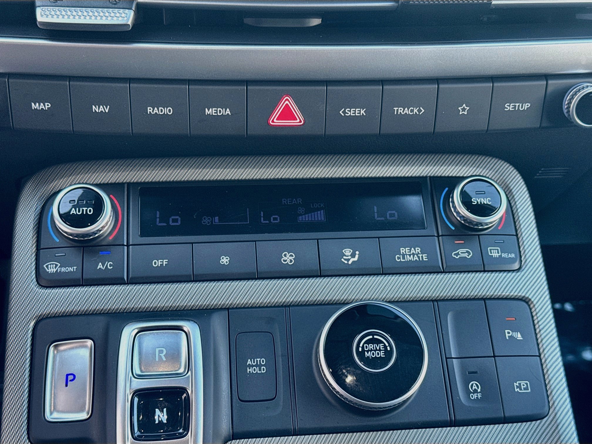 Used 2024 Hyundai Palisade SEL FWD image 12
