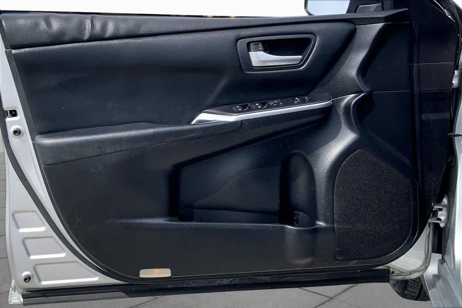Used 2015 Toyota Camry LE FWD image 21