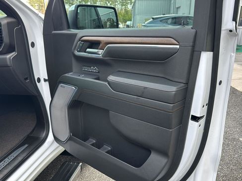 Used 2024 Chevrolet Silverado 1500 High Country w/ Technology Package image 13