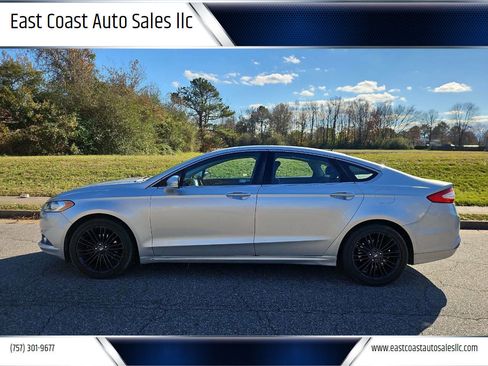 Used 2013 Ford Fusion SE image 1