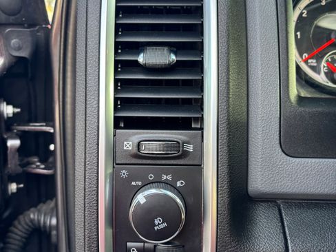 Used 2019 RAM 1500 Classic Warlock image 15