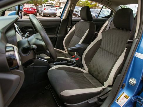 Used 2021 Nissan Versa SV FWD image 13