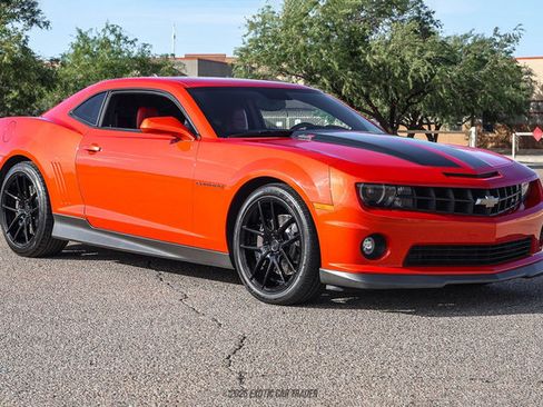 Used 2010 Chevrolet Camaro SS RWD image 12