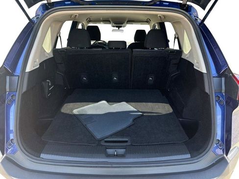 Used 2023 Nissan Rogue SV image 4