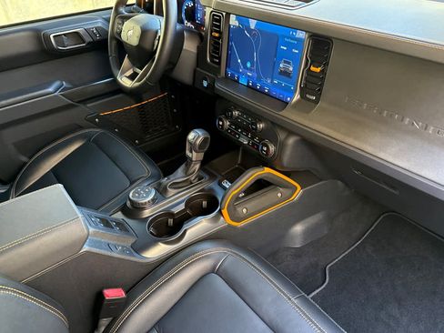 Used 2024 Ford Bronco Badlands image 17