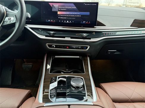 Used 2024 BMW X5 xDrive40i w/ Premium Package image 11