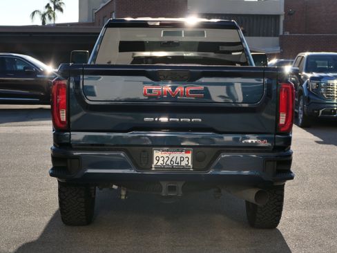 Used 2023 GMC Sierra 2500 AT4 image 4