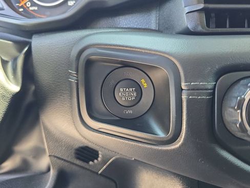 Used 2025 Jeep Wrangler Unlimited Rubicon AWD/4WD image 27