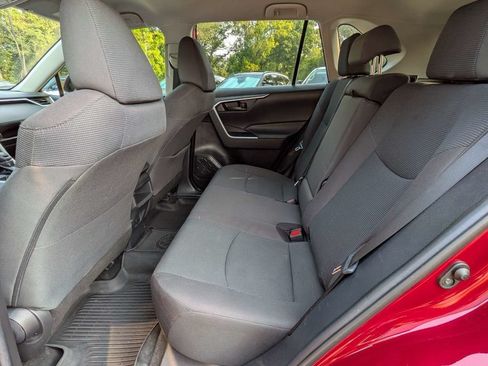 Used 2020 Toyota RAV4 LE FWD image 15
