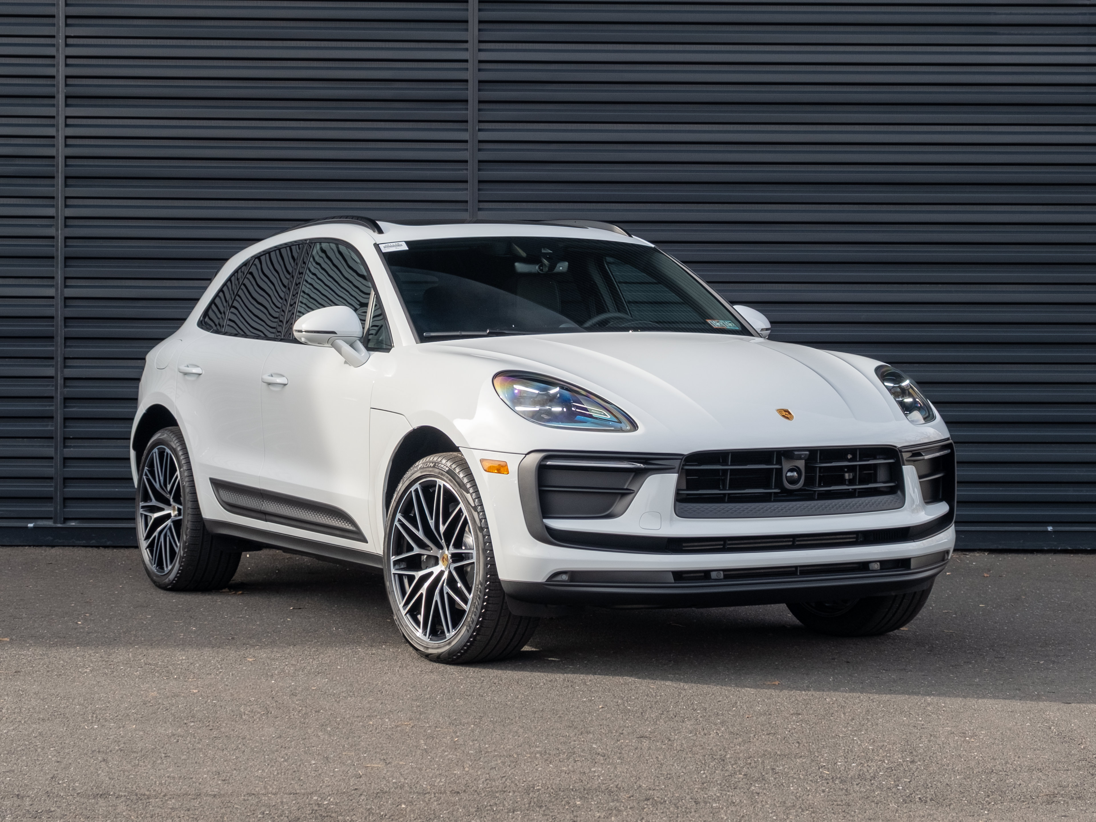 Certified 2026 Porsche Macan AWD/4WD image 10