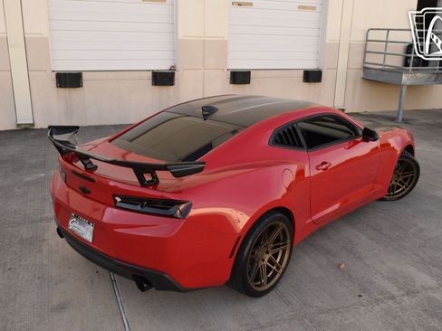 Used 2016 Chevrolet Camaro SS image 24