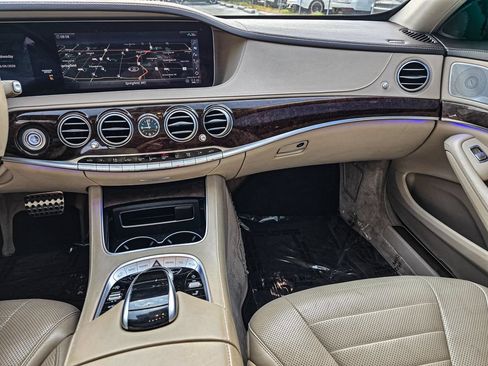Used 2019 Mercedes-Benz S 560 Sedan image 20