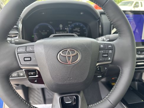 New 2025 Toyota Camry XLE w/ Premium Plus Package FWD image 17