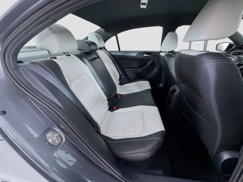 Used 2016 Volkswagen Jetta Sport FWD image 27