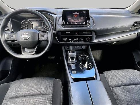 Certified 2025 Nissan Rogue SV FWD image 15