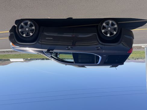 Used 2018 GMC Acadia SLT AWD/4WD image 4